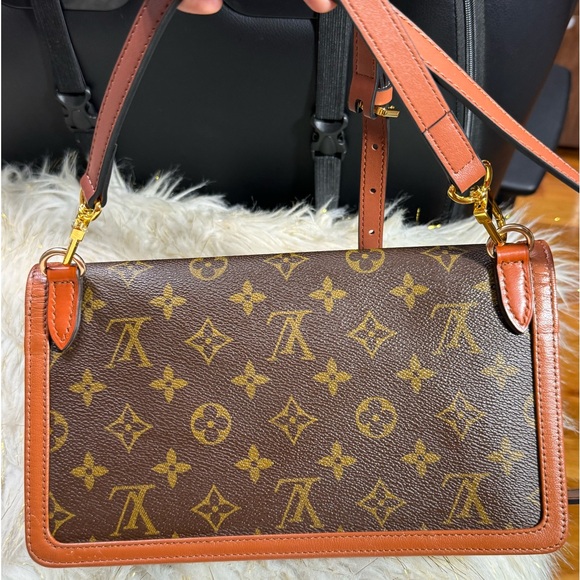 Louis Vuitton Dame Clutch Pouch professionally converted to Sling Cross-bag - Picture 9 of 16